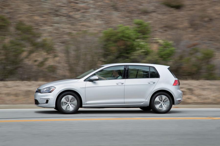  Volkswagen e-Golf 2015 года  (US) (фото 17 из 19)